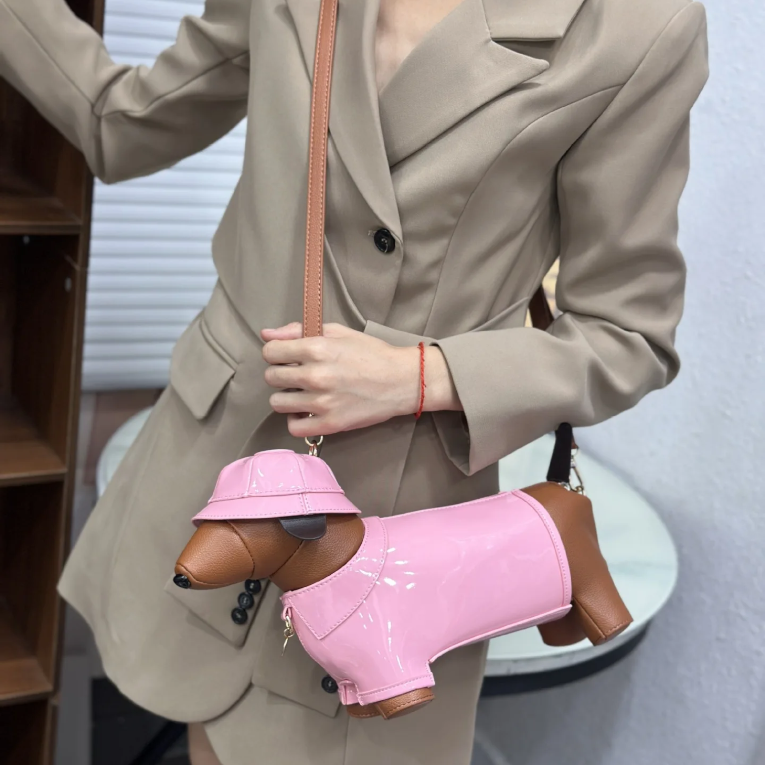 Dachique-Dachshund-Shoulder-Bag-for-Women.jpg